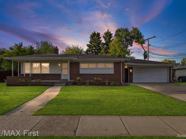 22317 E Schafer St, Clinton Township, MI 48035