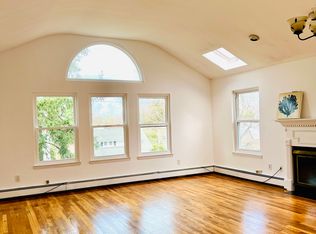 18 Grandview St, Huntington, NY 11743