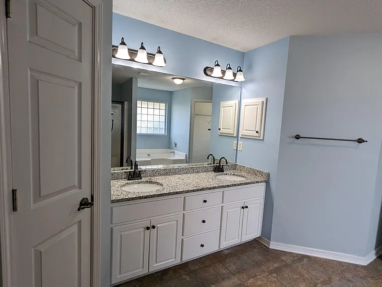 9903 Parker Lake Cir — Photo 10