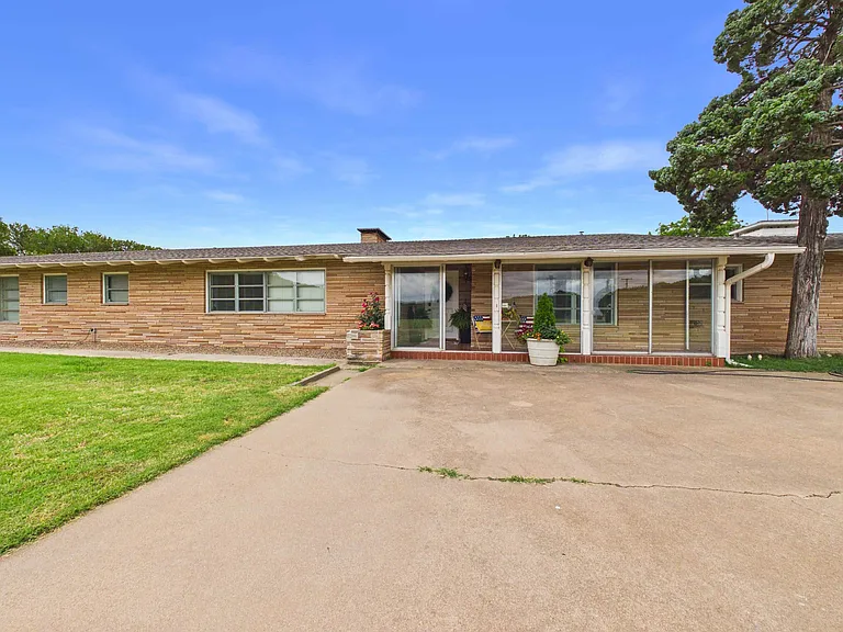 5501 Seymour Hwy — Photo 2
