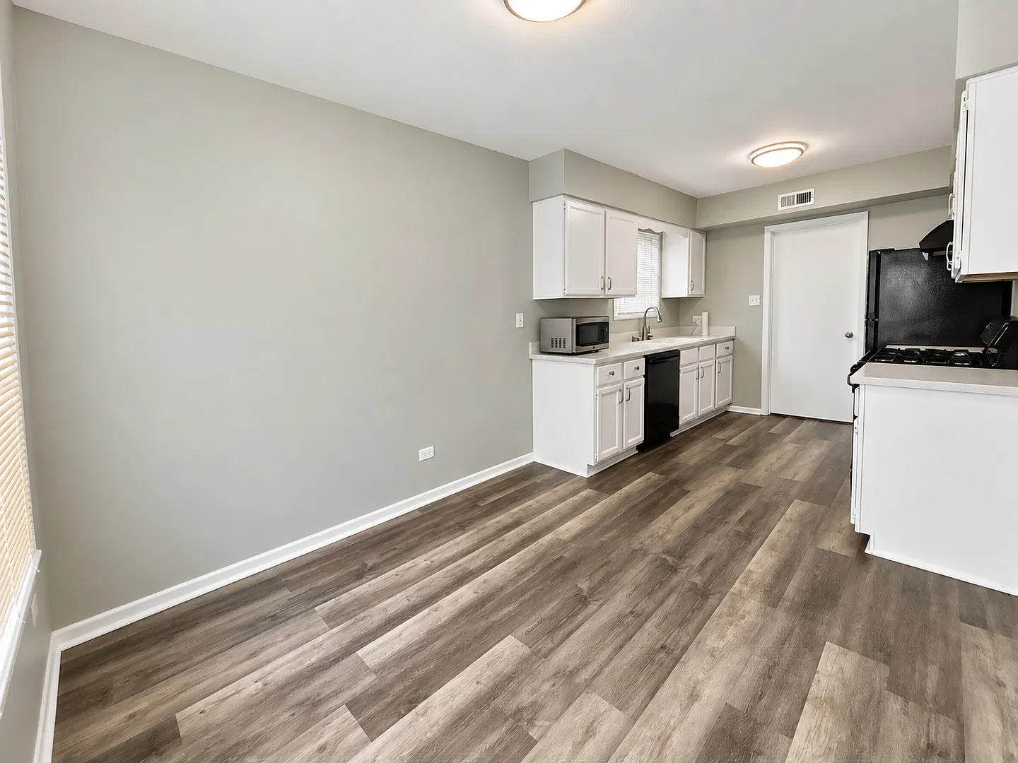 2 bed, 1.5 bath, 1000 sqft, $2,300 — Photo 4