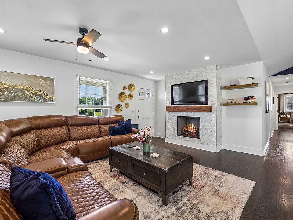 1st image of 301 Northside Dr