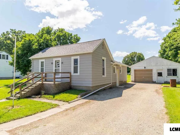 609 Corn St, Emden, IL 62635