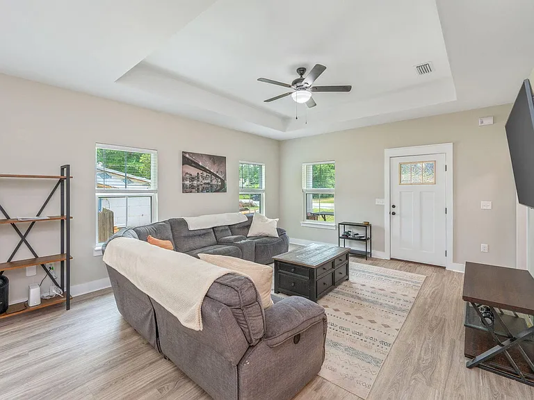 3168 Maple St — Photo 24