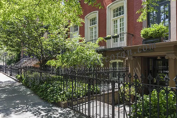 Rented by Corcoran | media 21