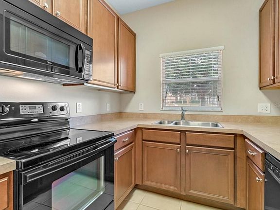 5th image of 1741 Retreat View Cir