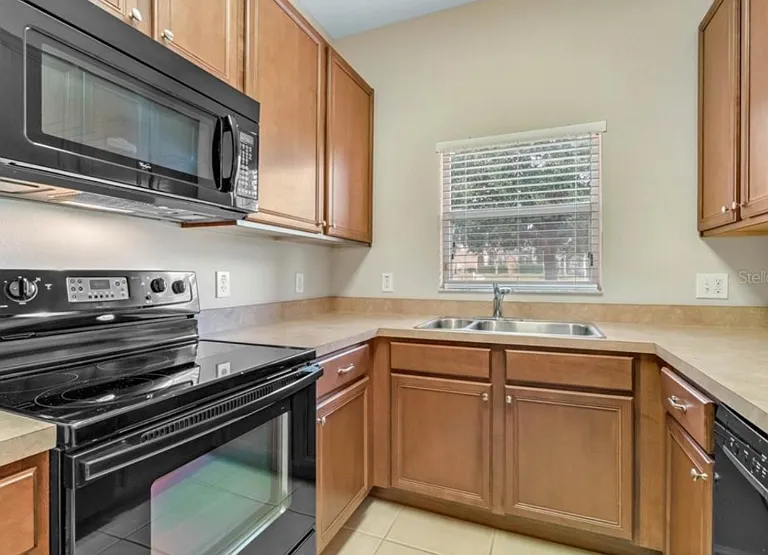 1741 Retreat View Cir — Photo 5