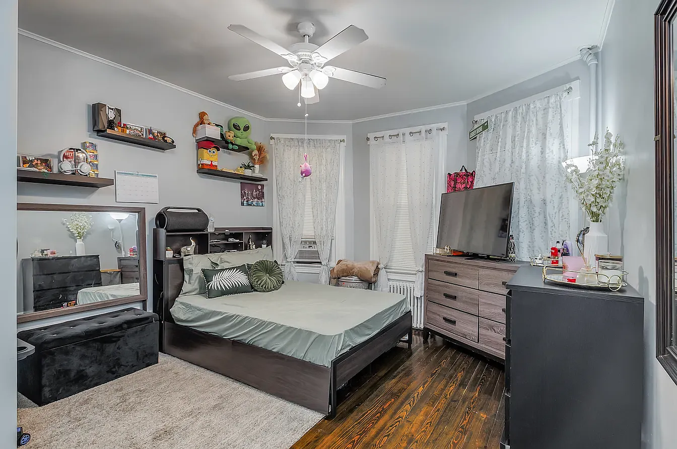 22 Sears Pl — Photo 4