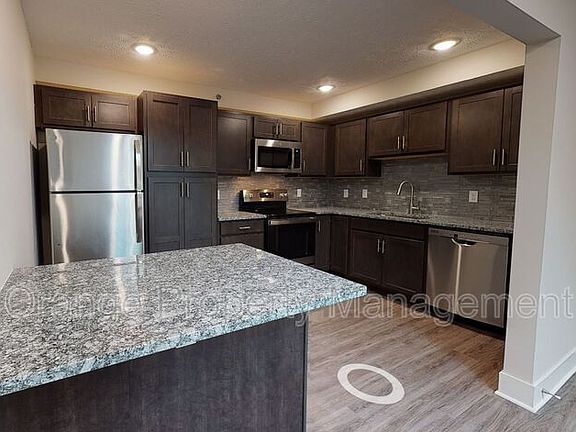 5th image of 4001 Holdrege St #19