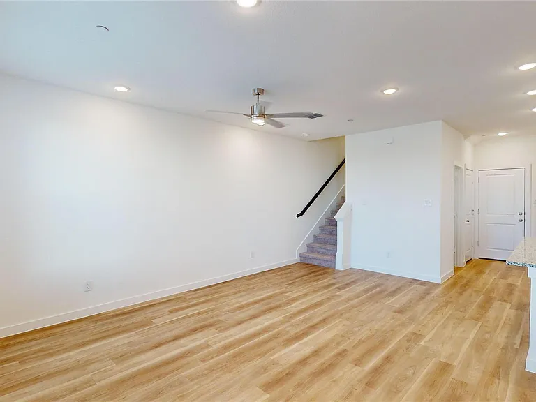 2916 Elle Dr — Photo 8