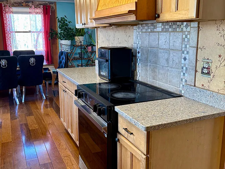 2193 Spring Dr — Photo 17