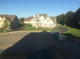 227 Sawgrass Cir, Macungie, PA 18062