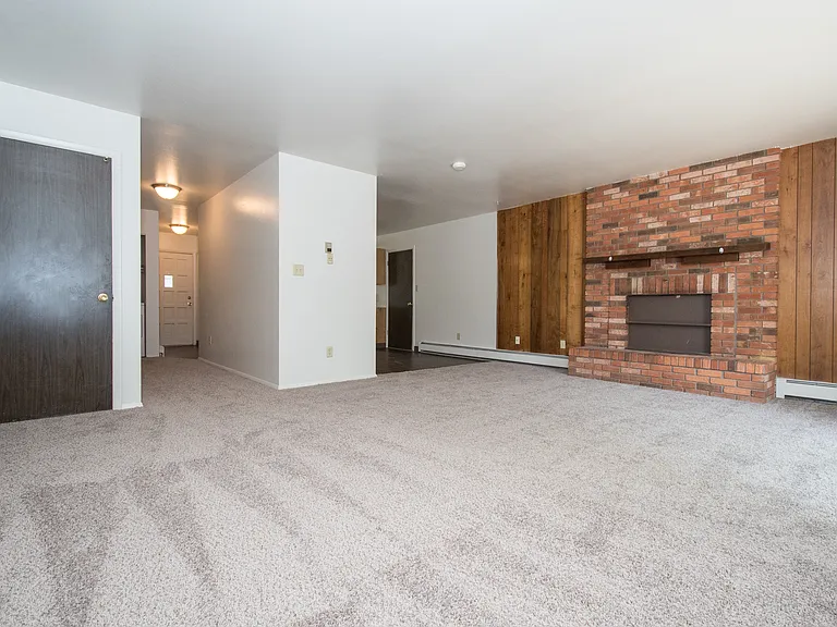 1720 Azalea Ct #1 — Photo 2