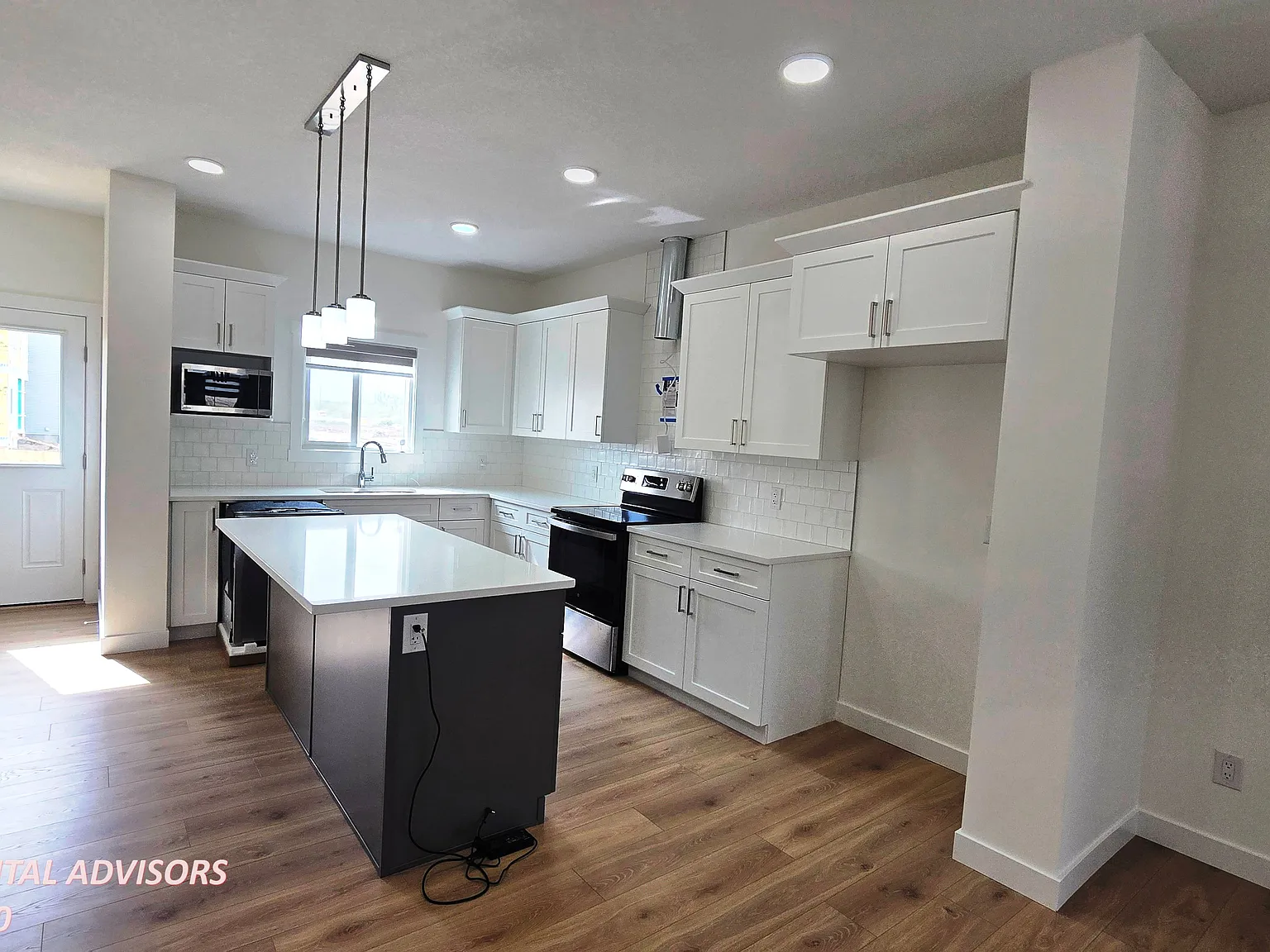 235 157 Avenue Northeast — Photo 2