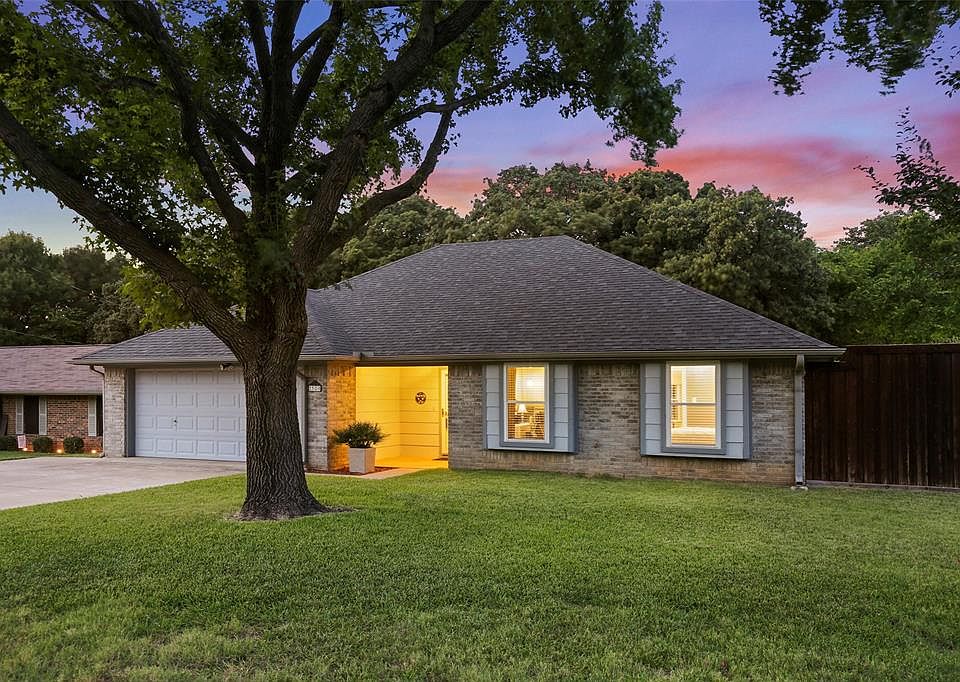 1st image of 320 Oakwood Cir