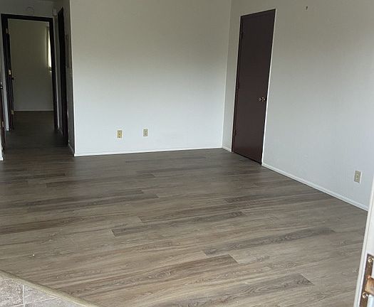 5th image of 4625 Main St #8