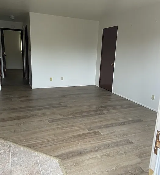 4625 Main St #8 — Photo 5
