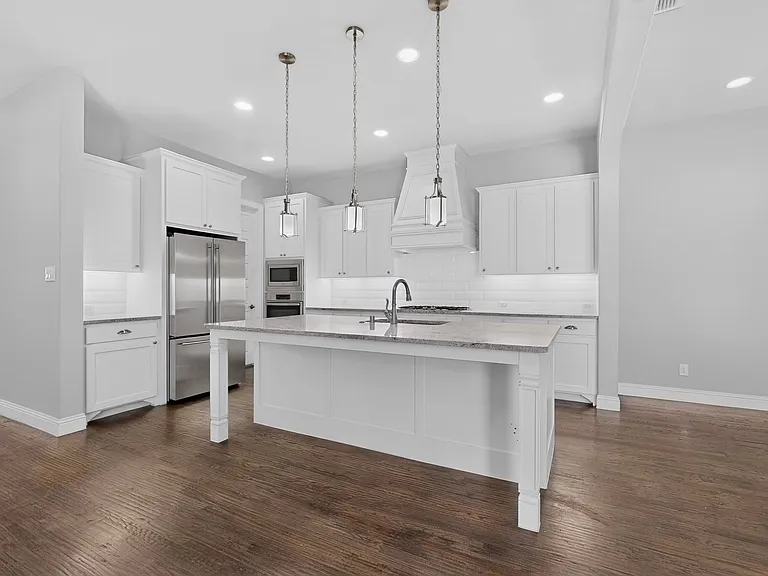 8261 Kentland Dr — Photo 14