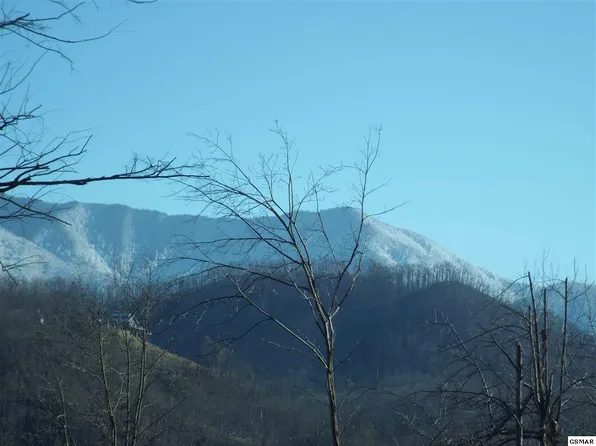 255 Greystone Hgts Rd, Gatlinburg, TN 37738