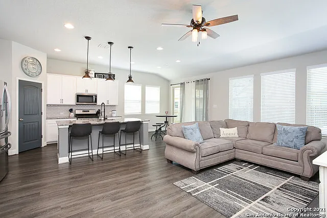 13915 Silas Crk — Photo 8