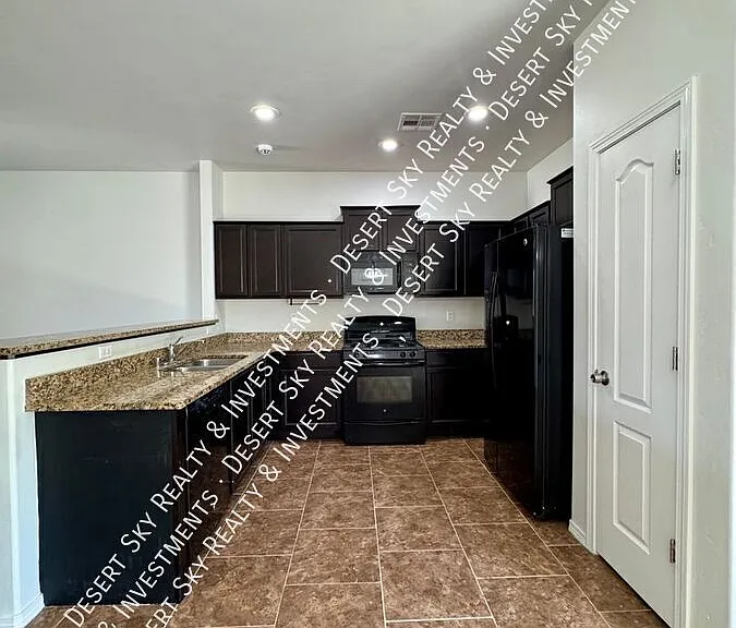 4844 Califa Ave — Photo 6