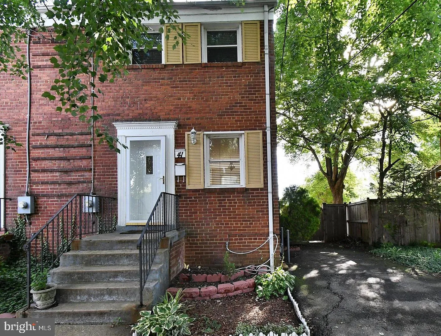 3 bed, 1296 sqft, $2,800 — Photo 2