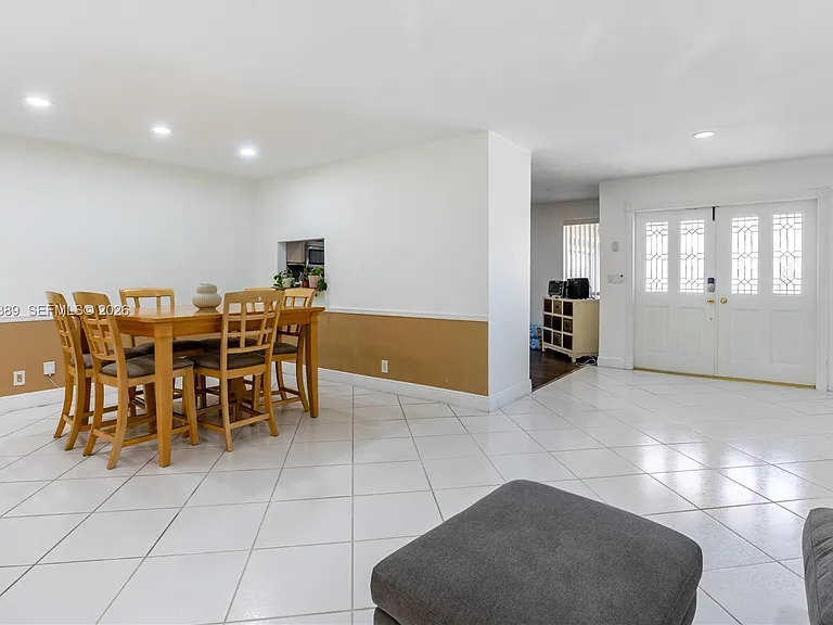 19323 Carolina Cir — Photo 9