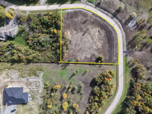 8050 Adam Baker Way, Ottawa, ON K0A 2P0