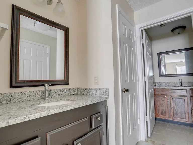 7206 Olympia Ct — Photo 12
