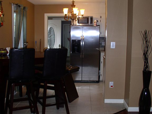 Eat-In-Kitchen!