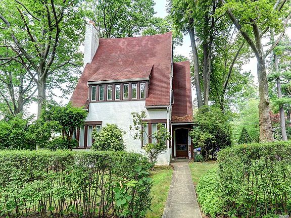 2nd image of 179 Hillpark Ave