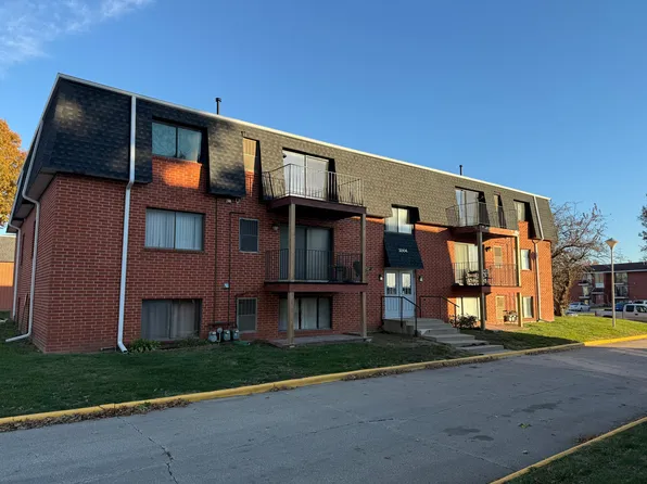 611 S R St #5CL, Indianola, IA 50125