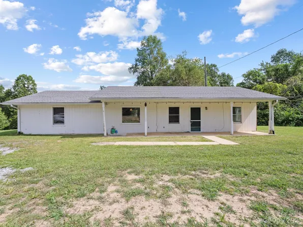 28 Pebblebrook Ct, Hendersonville, NC 28739