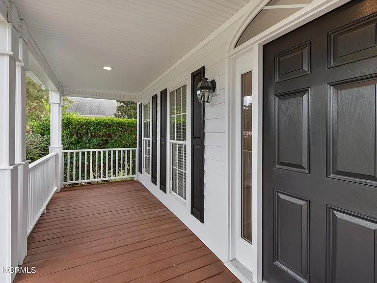 3567 Medinah Ave E — Photo 2