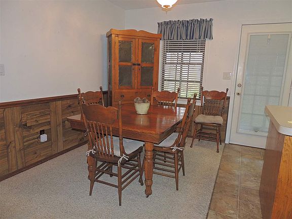 5th image of 237 E Melissa Ln