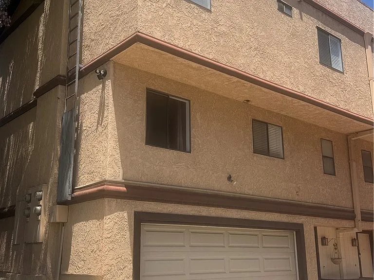 1039 Mount Olive Dr — Photo 1