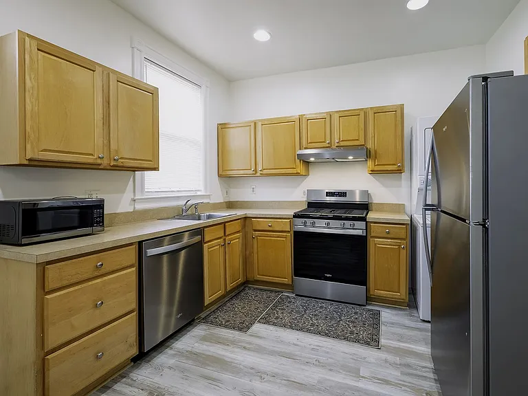 145 Thomas St NW — Photo 10