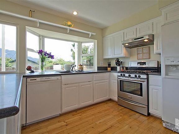 4th image of 736 Kenmore Cir