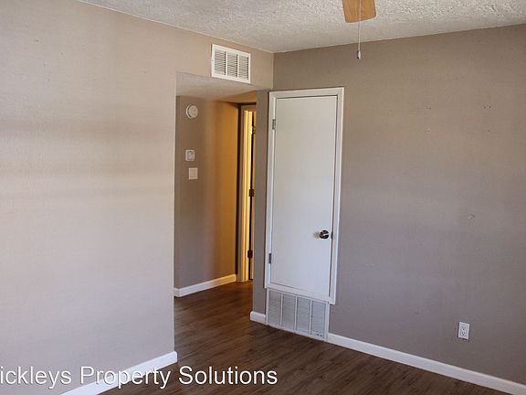 3rd image of 1804 Buena Vista Dr SE APT 4