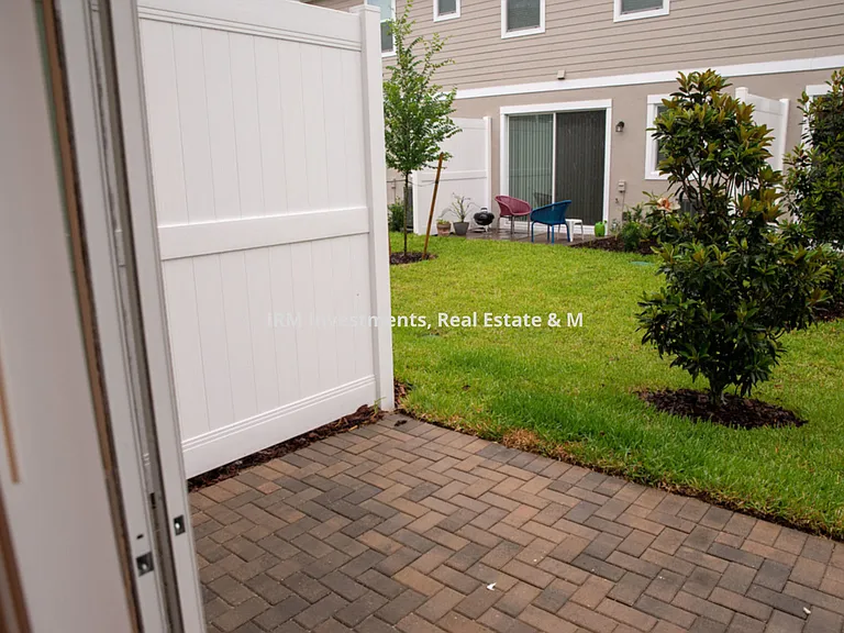 4729 Cliveden Loop — Photo 11