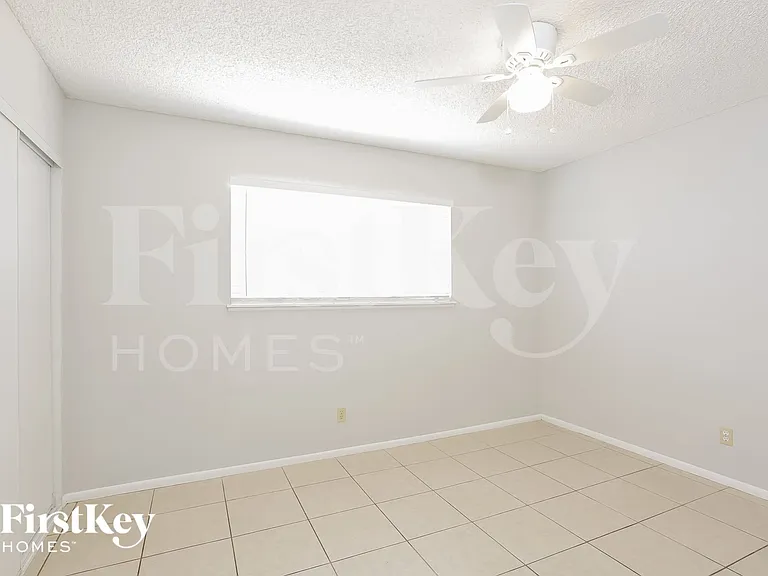 2552 Masters Cir — Photo 9