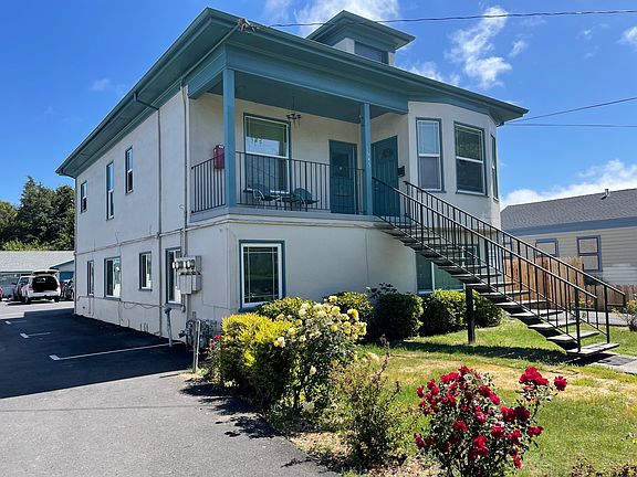 2nd floor with a patio