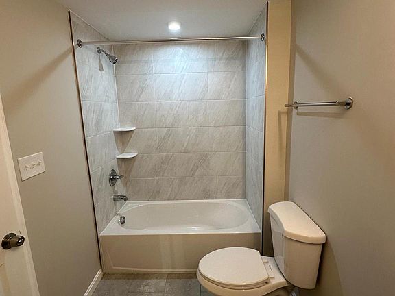 5th image of 1812 H Pl NE #104