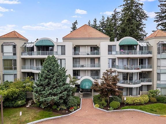 2nd image of 1725 Martin Dr #201