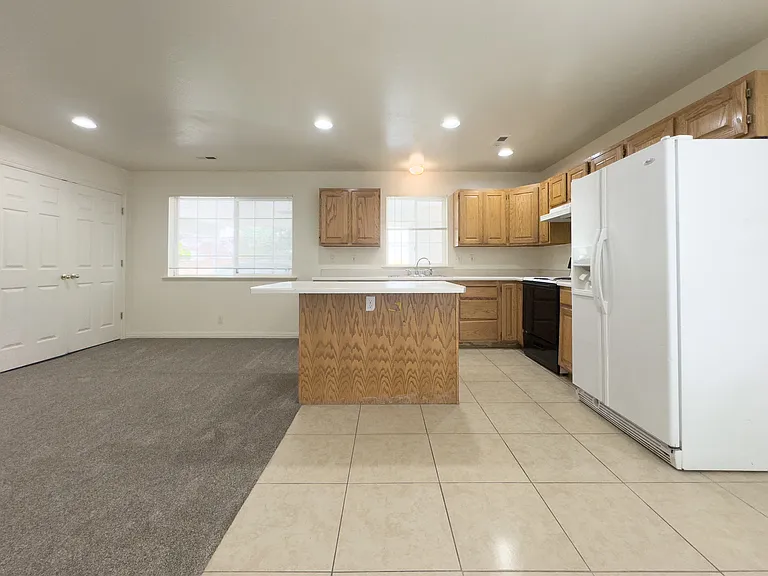 312 W 500 N — Photo 8