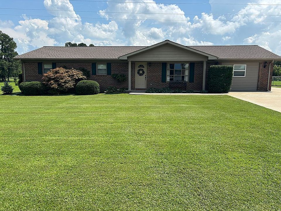 1st image of 131 Wilton Cir
