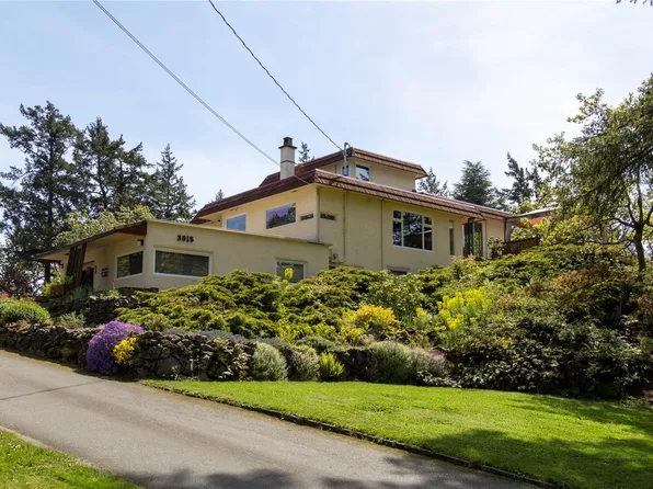 3815 Wilkinson Rd, Saanich, BC V8Z 5A3