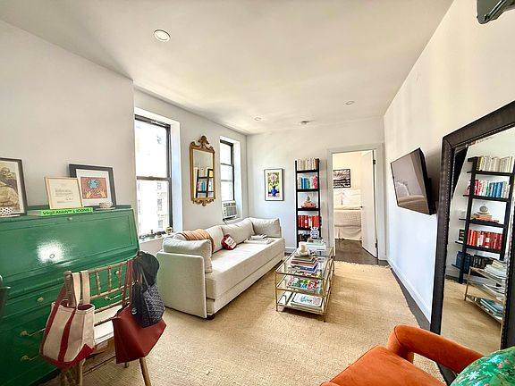 5th image of 70 Kenmare St APT 32