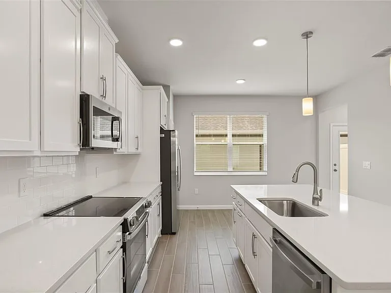 1394 Mount Royal Dr — Photo 5