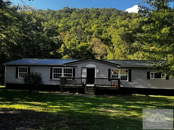 1588 Rocky Branch Rd, Princeton, WV 24740